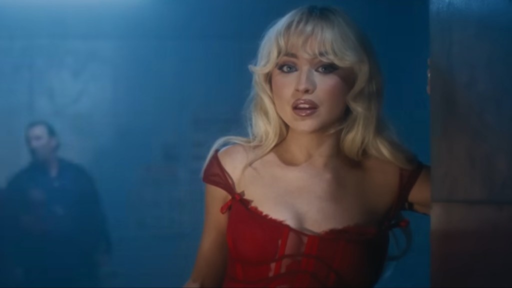 Sabrina Carpenter wig short n sweet tour