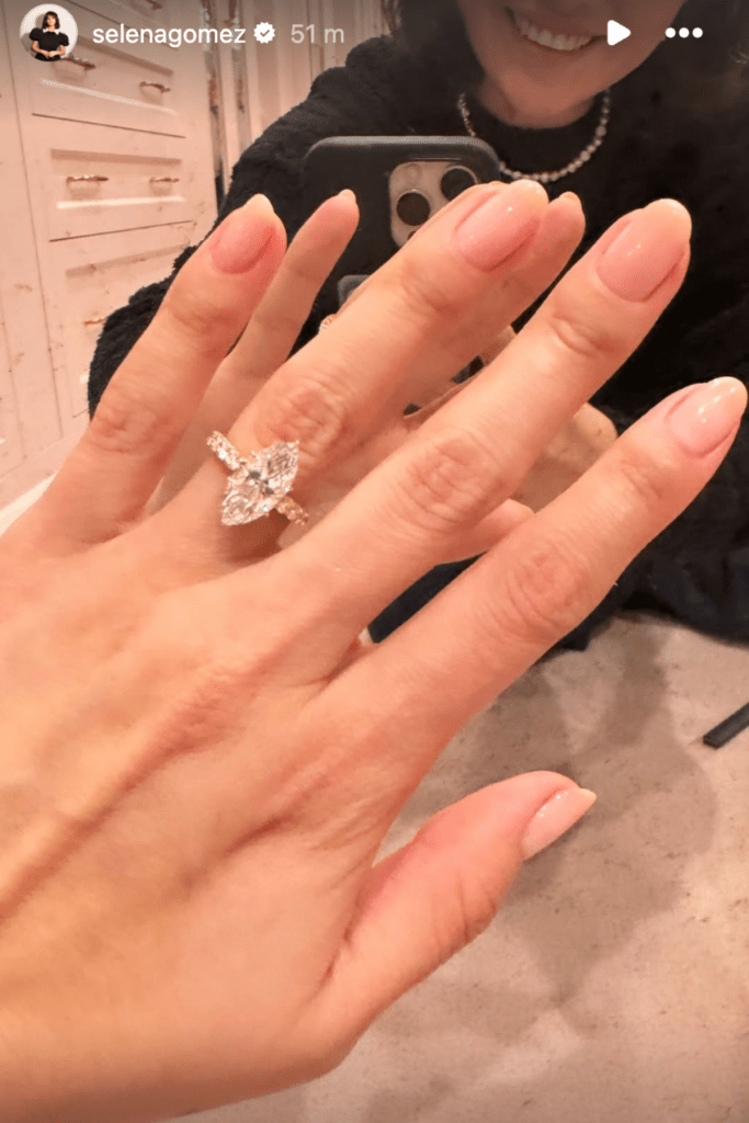 Selena Gomez Benny Blanco engaged engagement ring photos