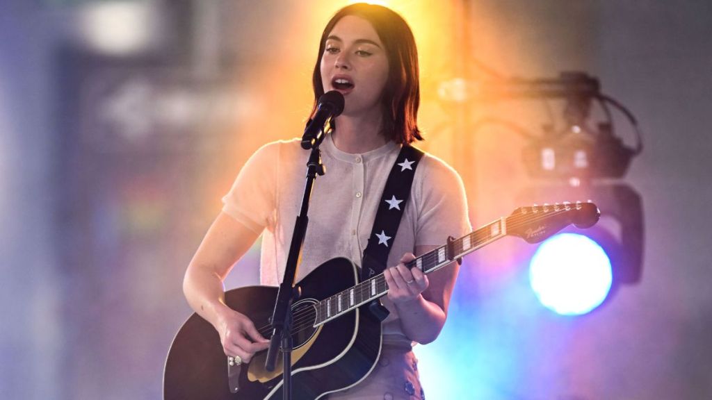 Gracie Abrams Chanel