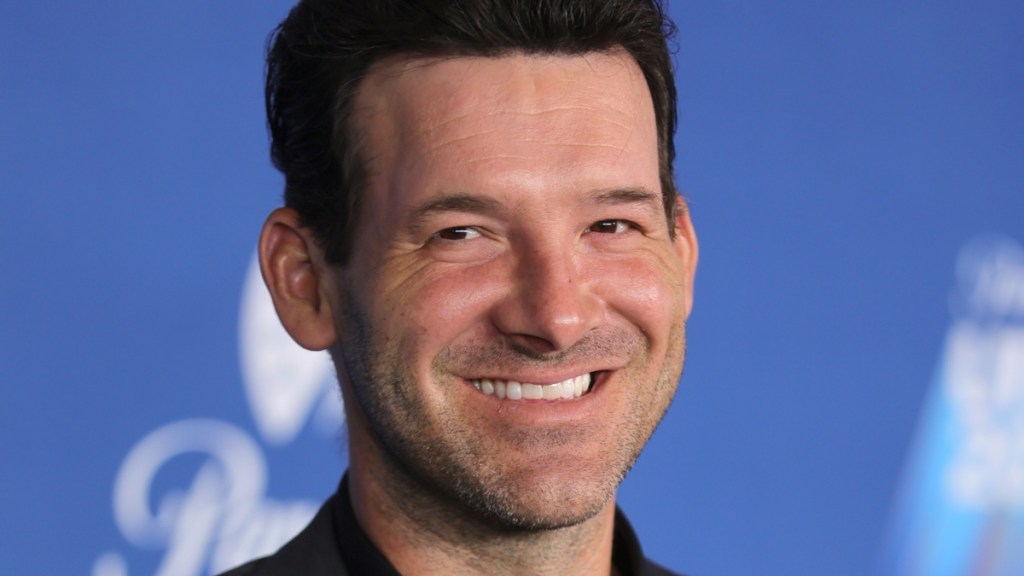 Tony Romo Comments on Taylor Swift & Travis Kelce's Relationship