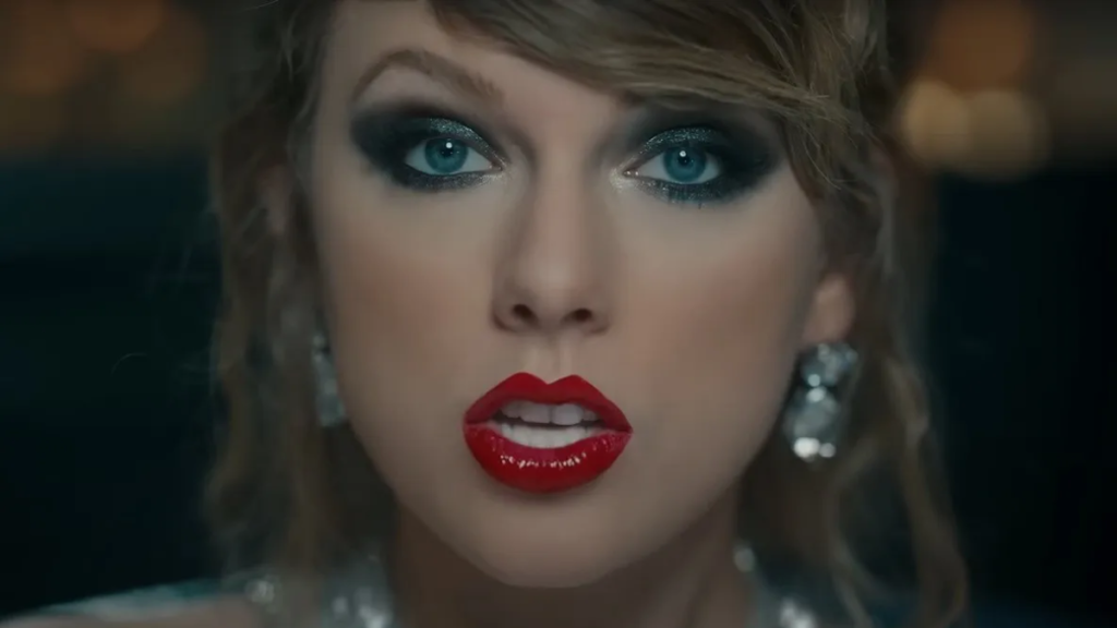 Taylor Swift writes her own songs