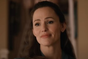 Jennifer Garner &Boyfriend John Miller Share a Sweet Kiss at Kids Charity Event