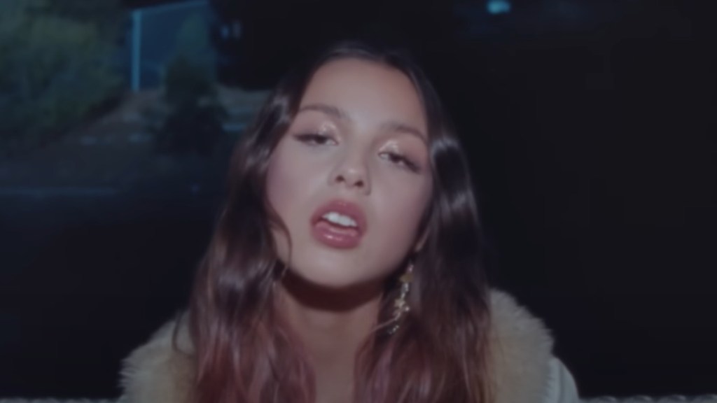 ‘Taylor Swift Olivia Rodrigo Beef’ Trend Explained Amid Photo Removal Rumors