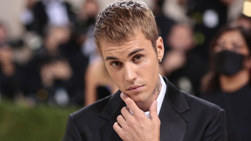 Justin Bieber Hailey bieber debt selling his record