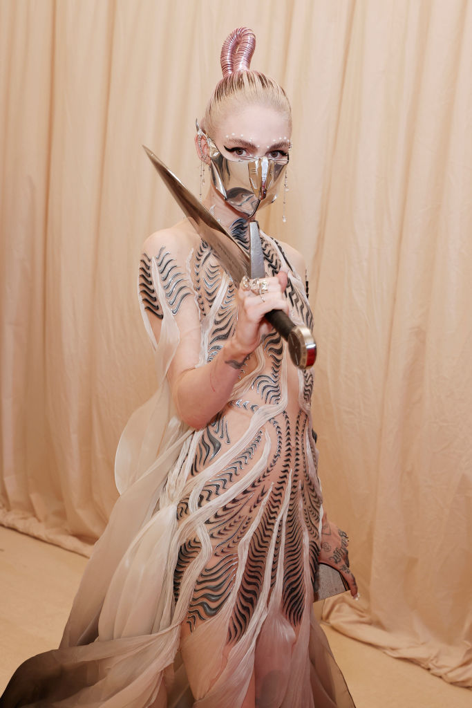 Grimes – Met Gala