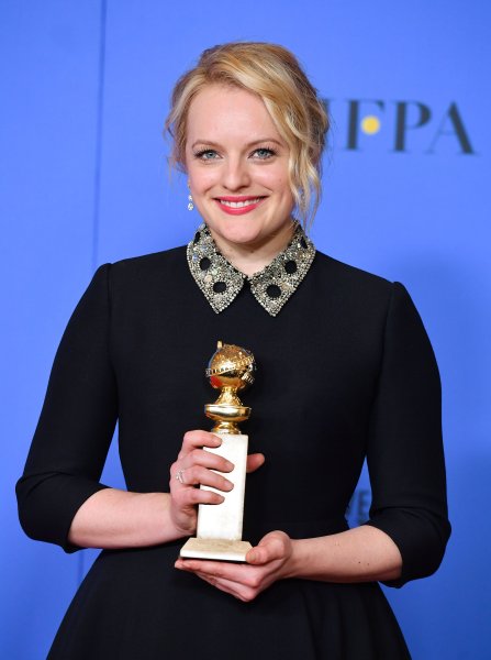 Elisabeth Moss Golden Globes #9