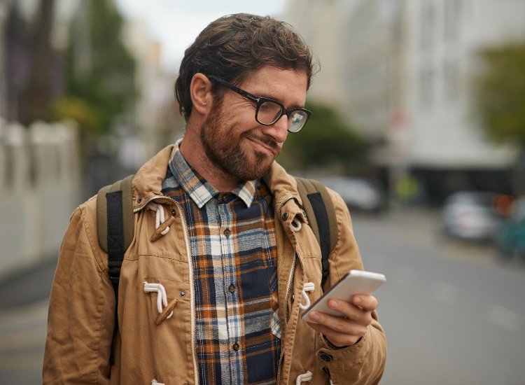 Is Siri The Spy In Cahoots With Your Girlfriend? Quickly-Placed Ads Say Yes (And Buy Her These Shoes)