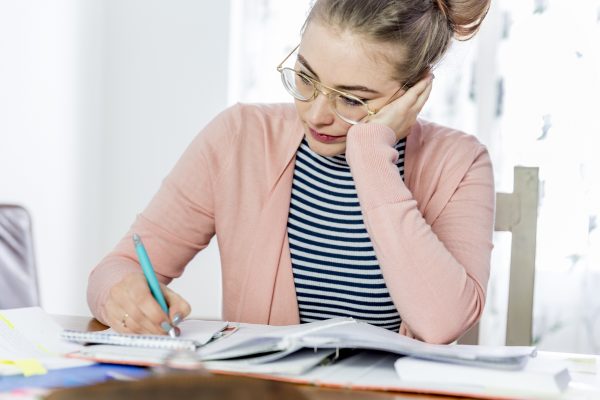 24-Year-Old Teacher Writes Her Will Before Returning to School, Trouble Deciding to Whom She Should Leave All Her Potential